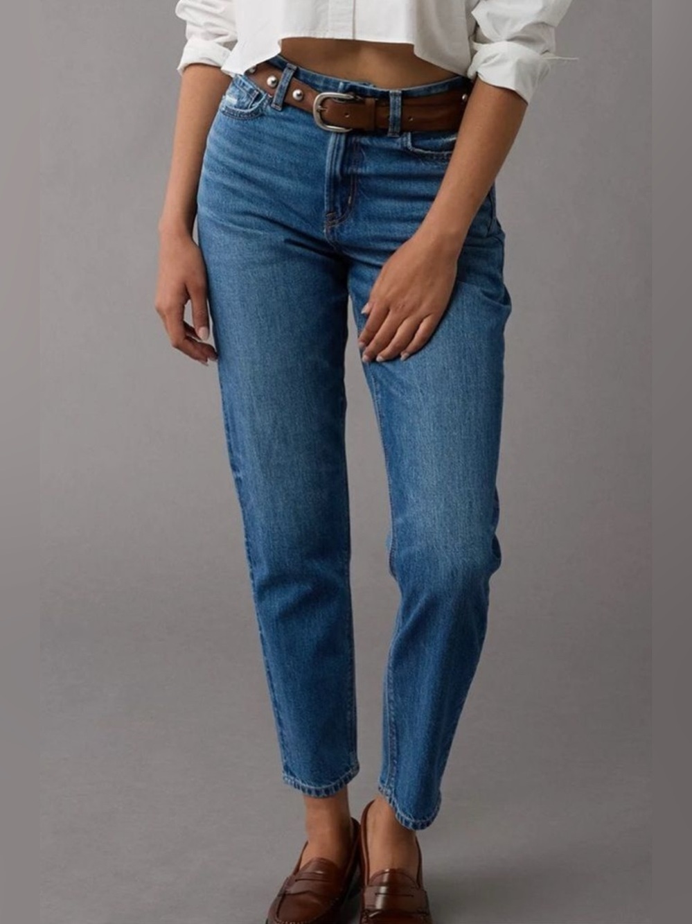 American Eagle AE Women’s Classic High-Rise Mom Jeans in Medium Blue 6 x-long